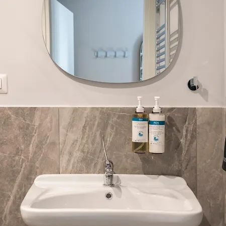 Numa Linea Aparthotel 3*