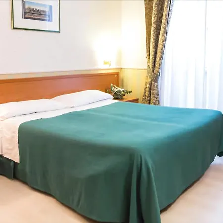 Numa Linea Aparthotel 3*